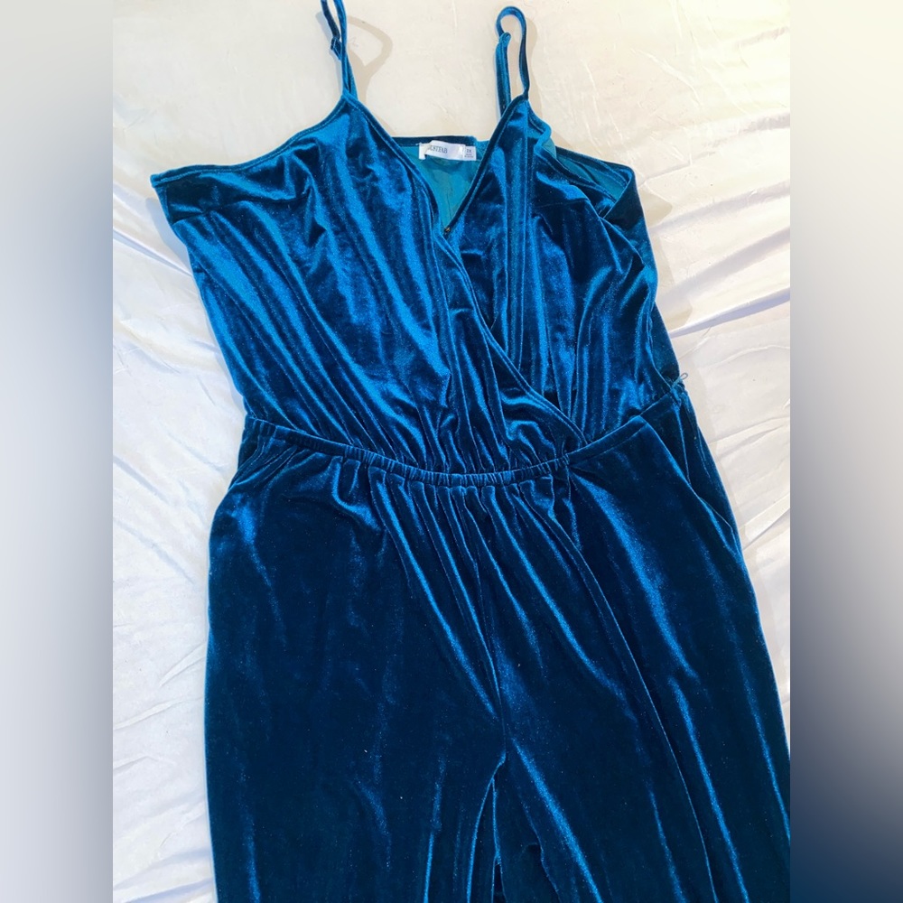 Blue plus size Jumpsuit. Adjustable shoulder straps, On-seam hip pockets